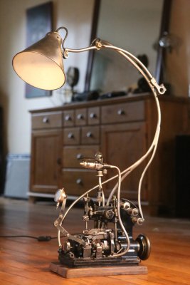 Lampe « machine mécanique »